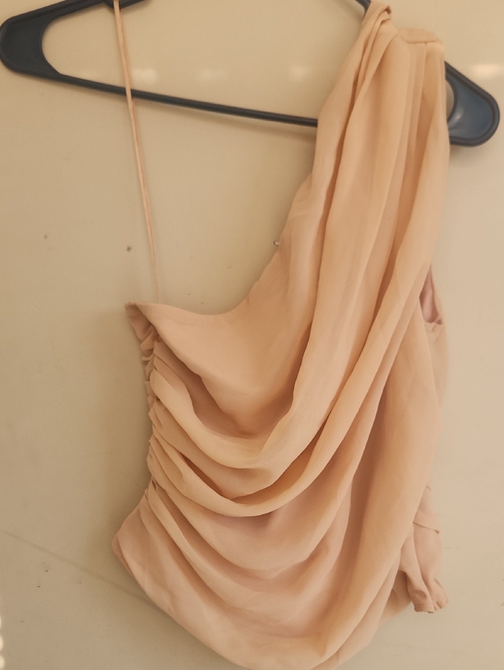 One-Shoulder Ruched Top - Picture 3 of 5
